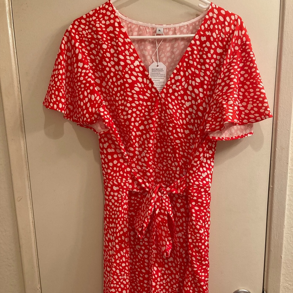 Adorable 🥰 red and white dress 👗